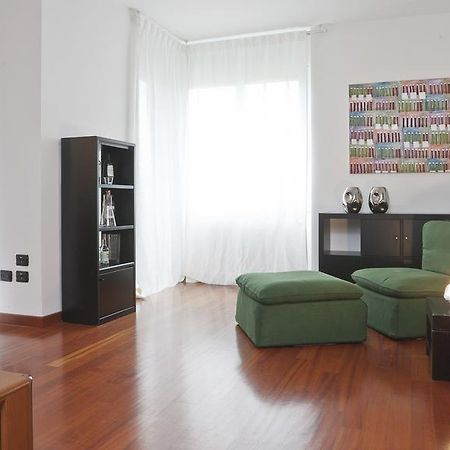 Italianway-Zanella Apartment มิลาน ภายนอก รูปภาพ