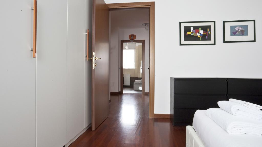 Italianway-Zanella Apartment มิลาน ภายนอก รูปภาพ