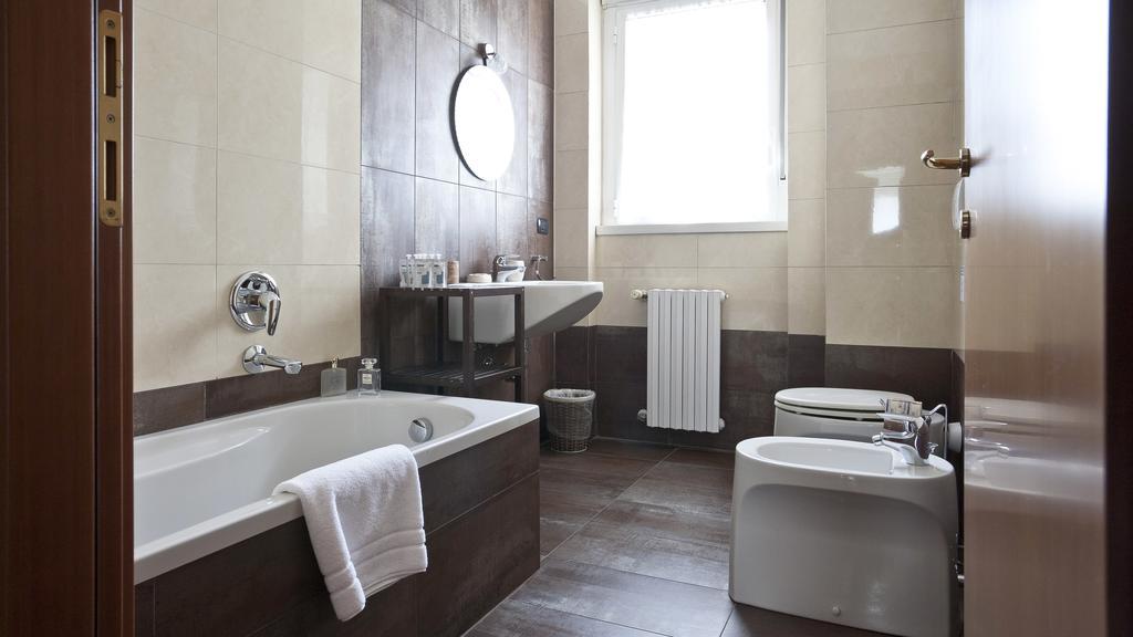 Italianway-Zanella Apartment มิลาน ภายนอก รูปภาพ