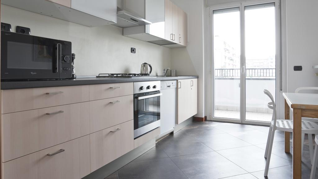 Italianway-Zanella Apartment มิลาน ภายนอก รูปภาพ