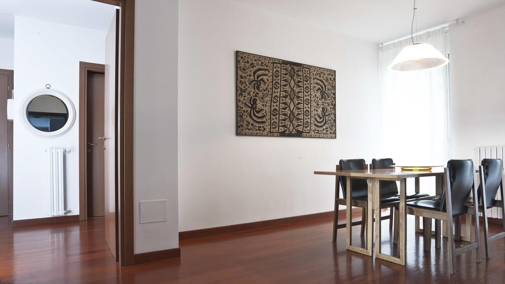Italianway-Zanella Apartment มิลาน ภายนอก รูปภาพ